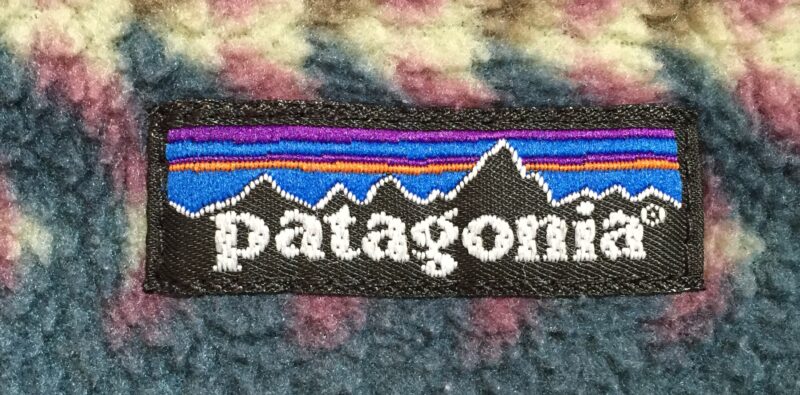 パタゴニアの旨のエンブレム。新品に替わりました。よく目につくところなので嬉しい。